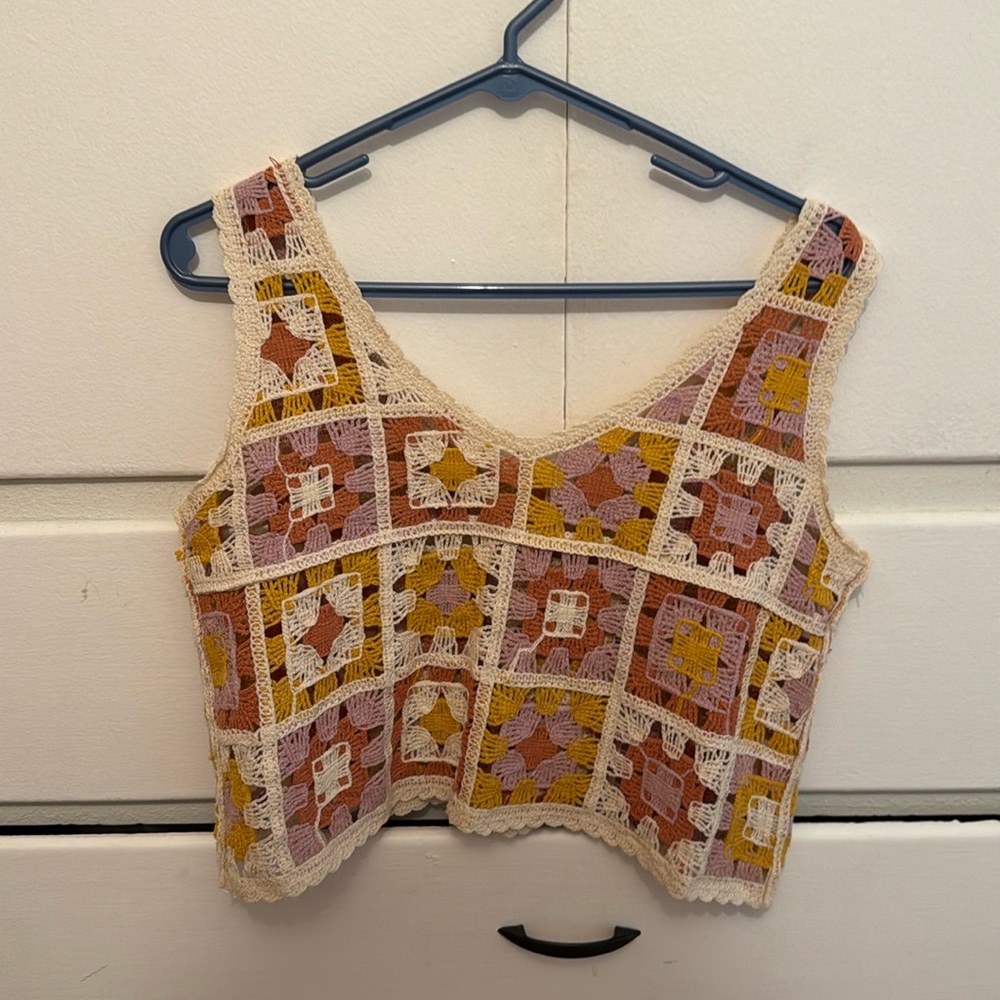 Kirious Nordstrom Floral Patchwork Granny 70’s Festival Crochet Crop Top
